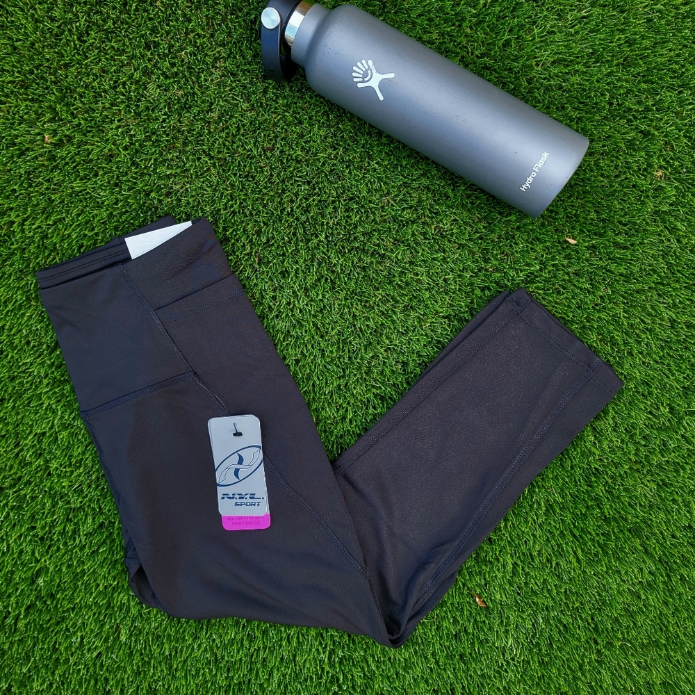 NWT New York Laundry NYL Sport High-Rise Black Capri Leggings | Size Small